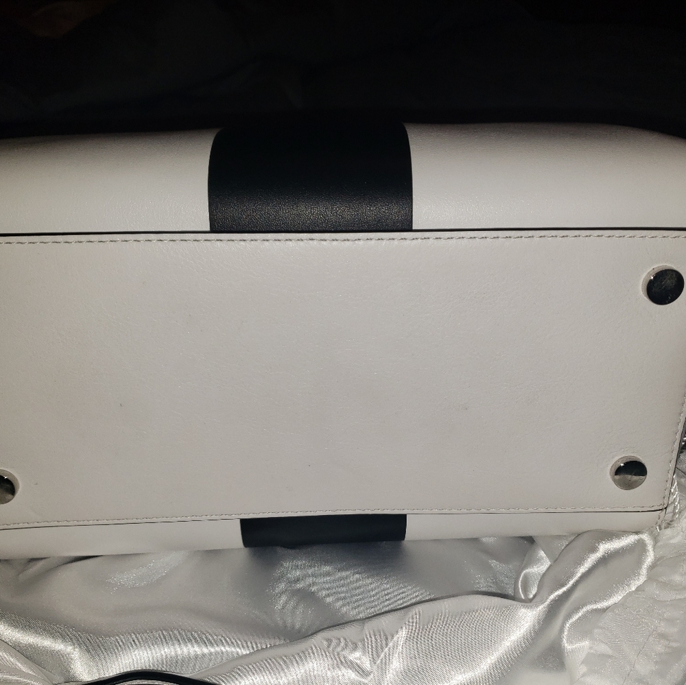 Michael Kors purse - Picture 2 of 6